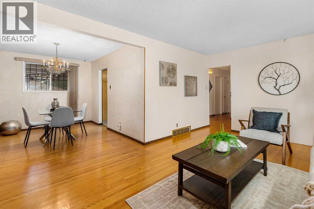 Single Family House Bi-level for Sale in  Foritana Road SE Forest Heights Calgary 