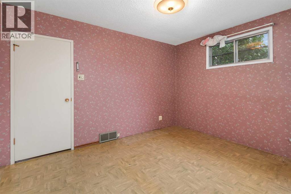 Single Family House Bi-level for Sale in  Foritana Road SE Forest Heights Calgary 