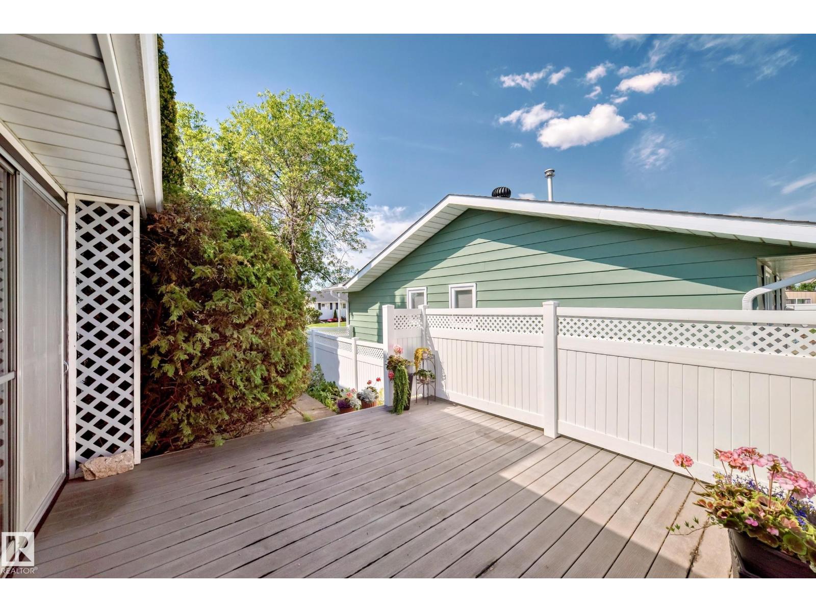 Photo 17 of 1005 Strathcona Dr, Sherwood Park AB