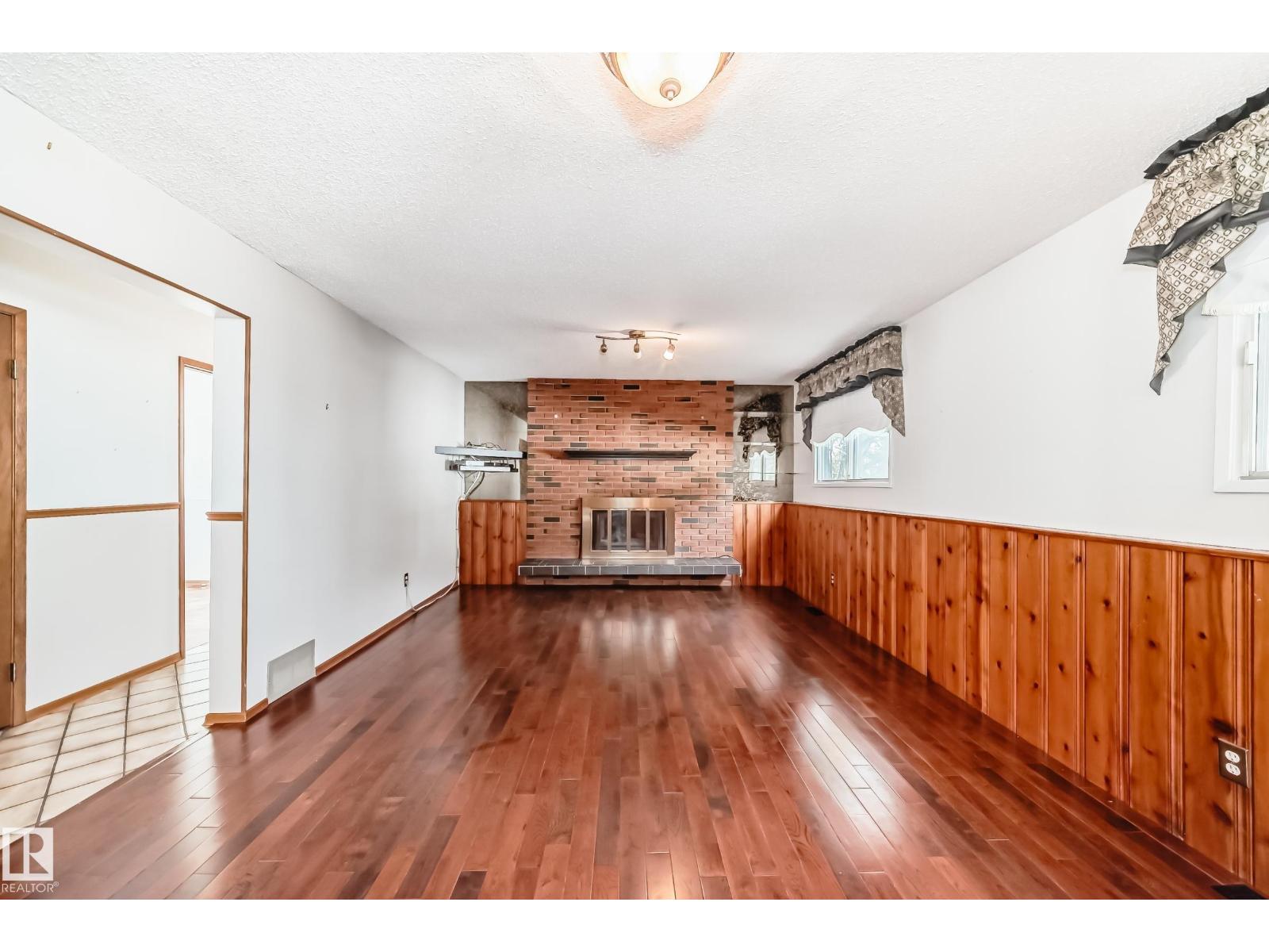Photo 26 of 1005 Strathcona Dr, Sherwood Park AB