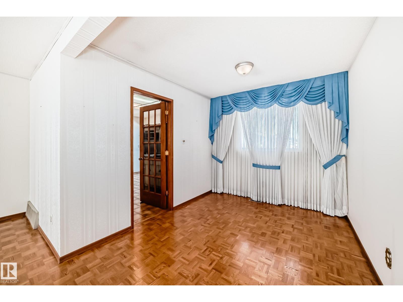 Photo 32 of 1005 Strathcona Dr, Sherwood Park AB
