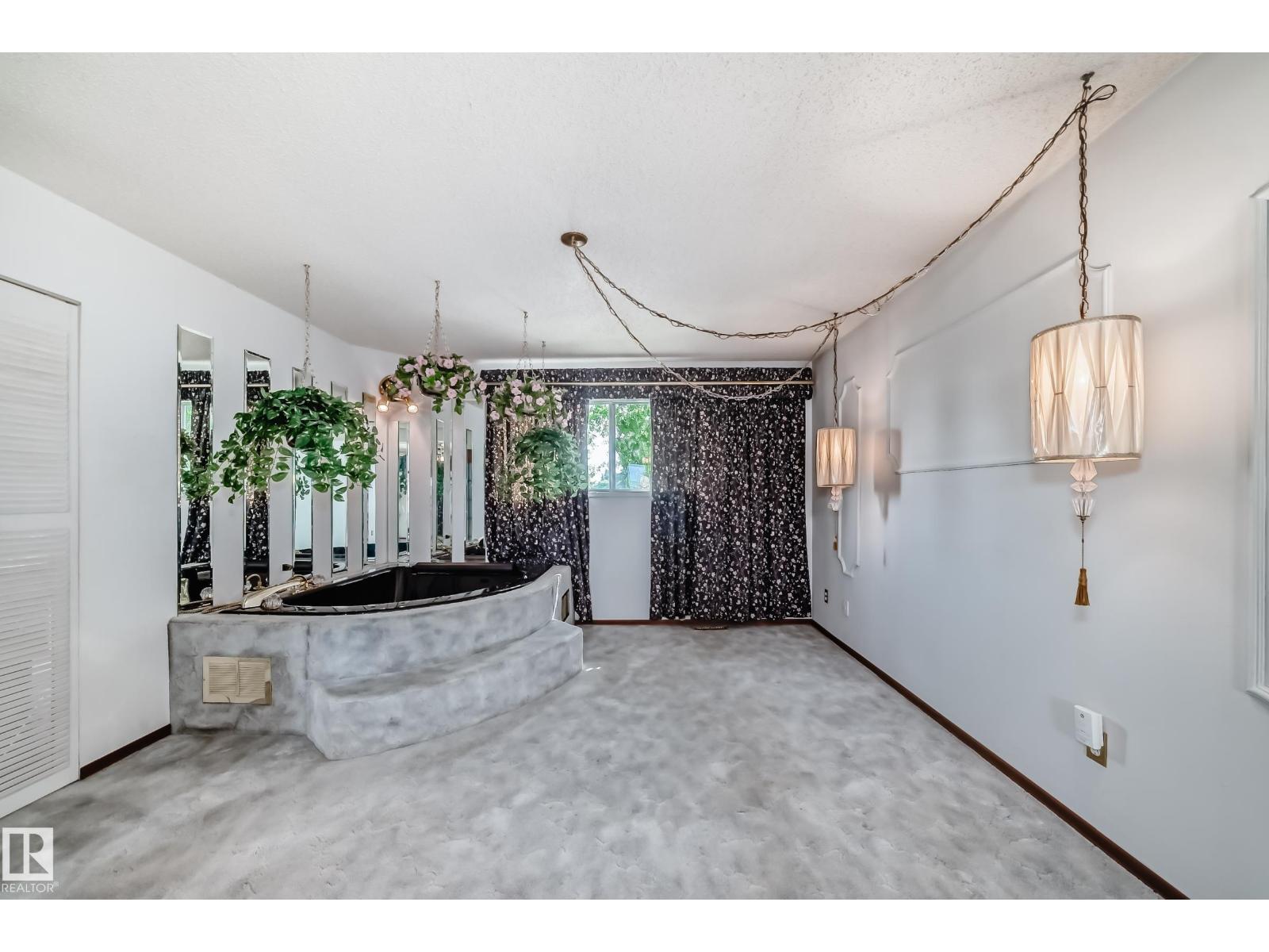 Photo 38 of 1005 Strathcona Dr, Sherwood Park AB