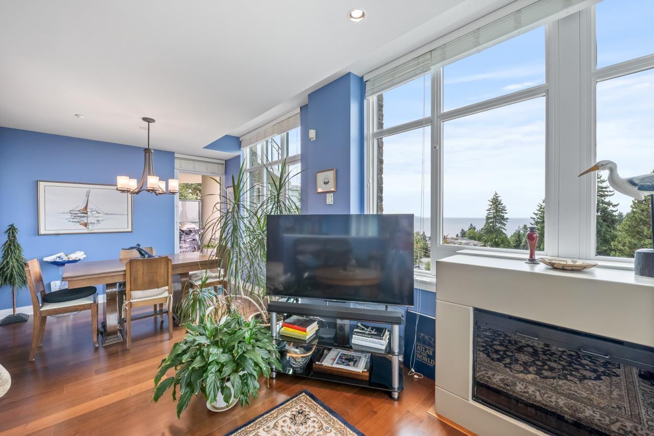 503 14824 NORTH BLUFF ROAD, White Rock