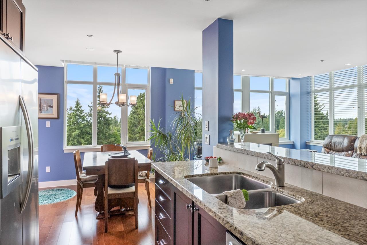 503 14824 NORTH BLUFF ROAD, White Rock
