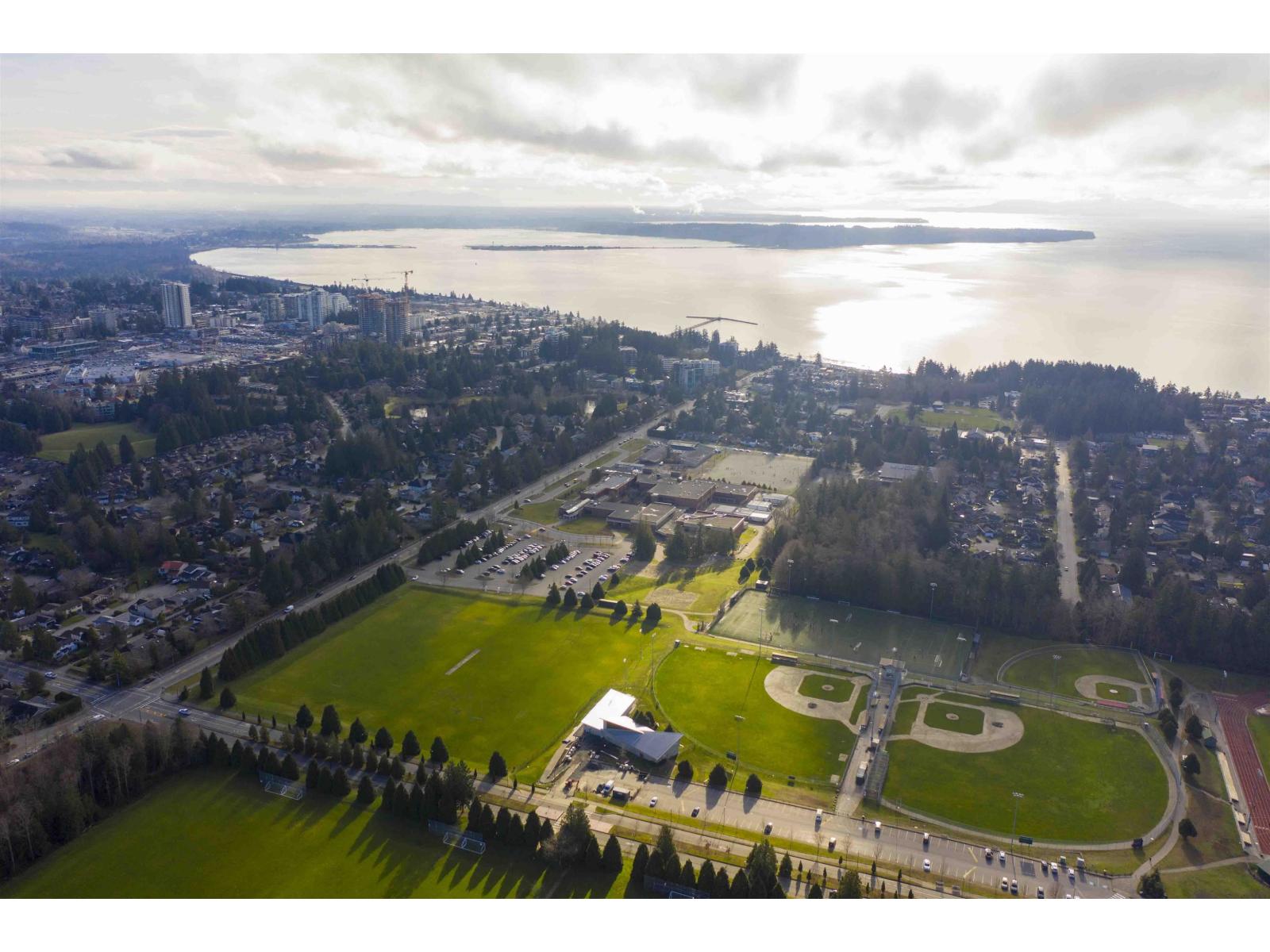 503 14824 NORTH BLUFF ROAD, White Rock