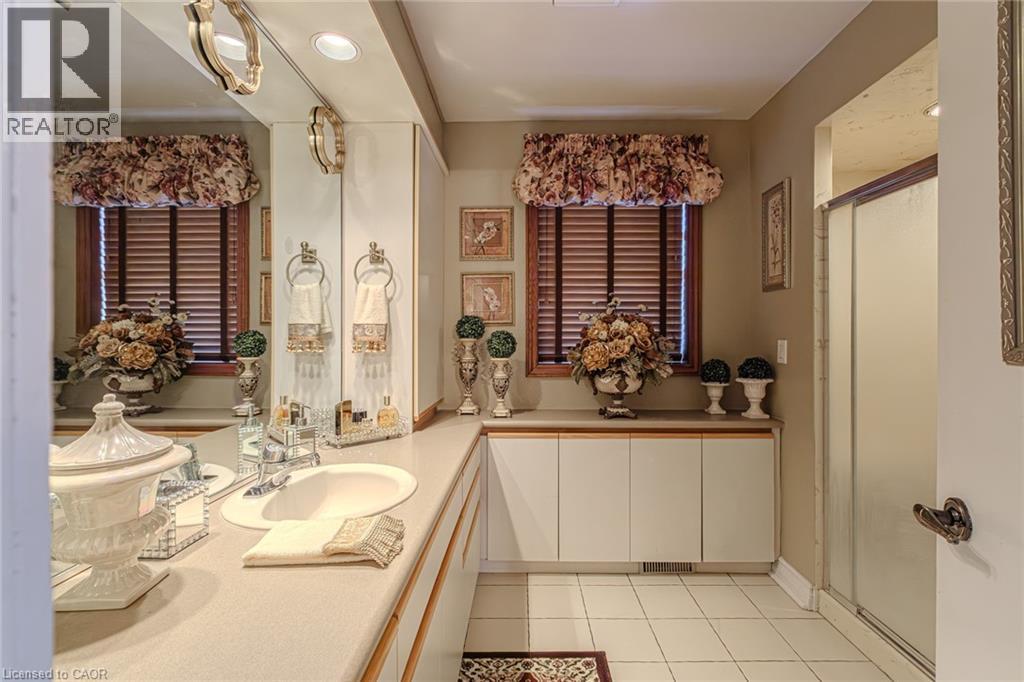 Photo 29 of 136 Country Club Drive, Hamilton ON