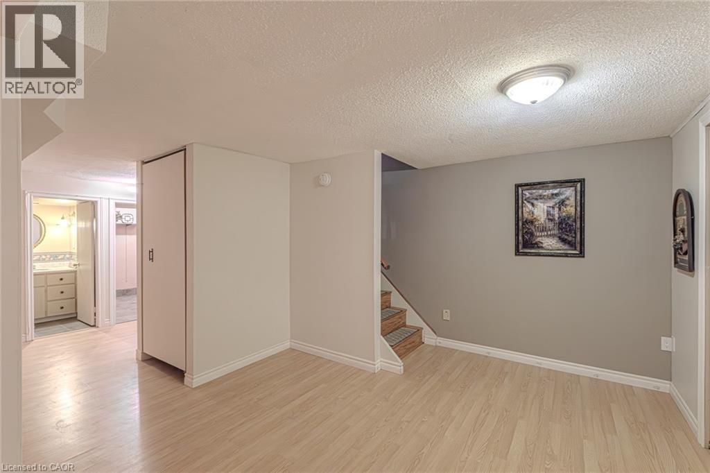 Photo 39 of 136 Country Club Drive, Hamilton ON