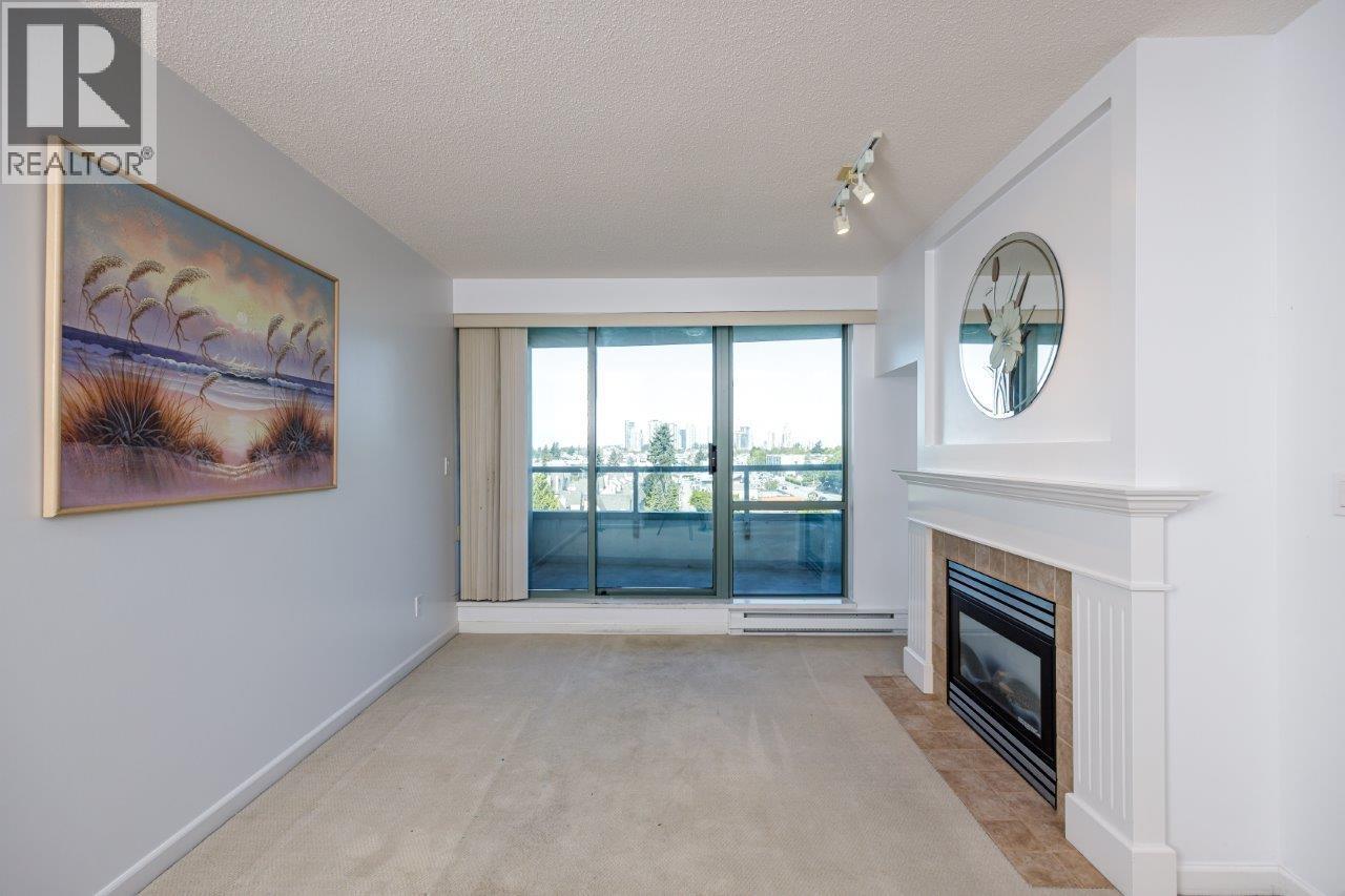 Photo 6 of 806 6611 Southoaks Crescent, Burnaby BC