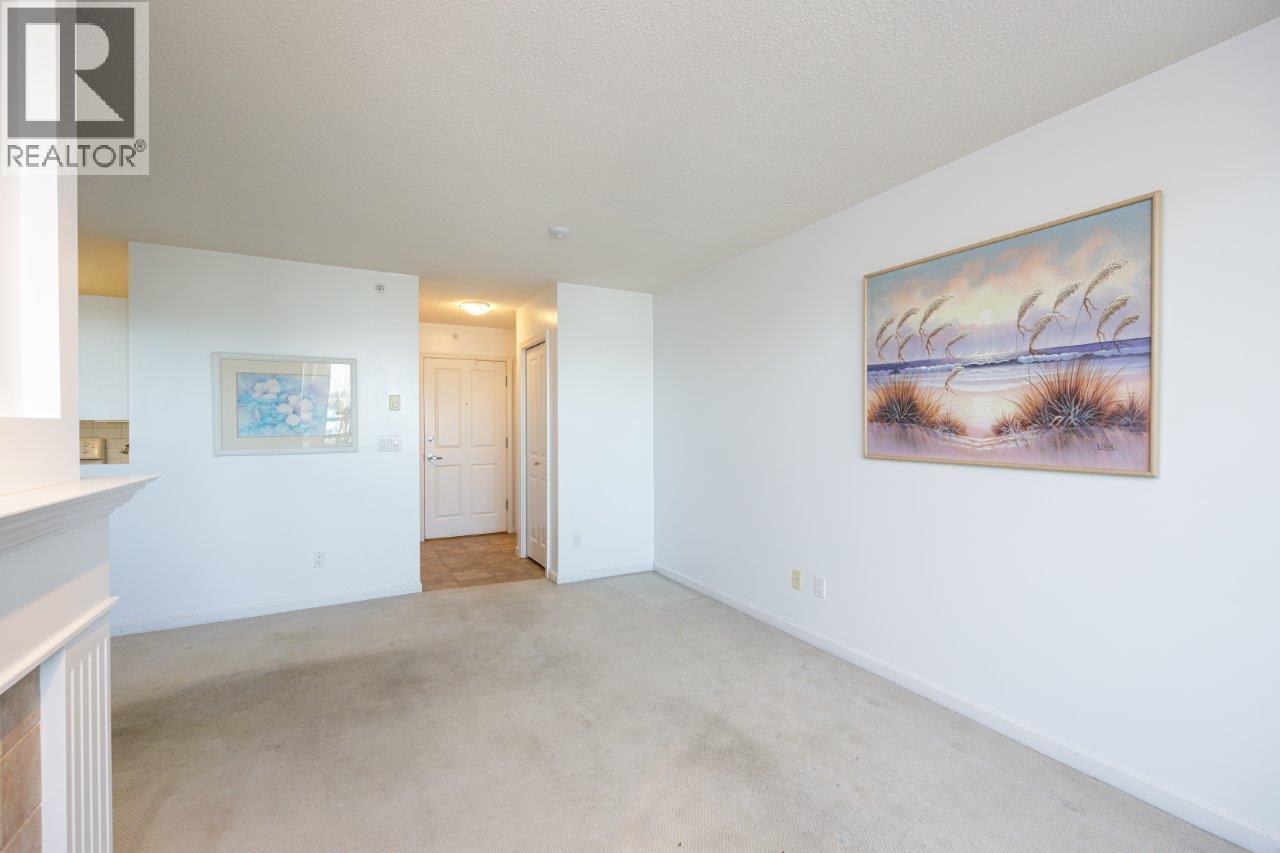 Photo 8 of 806 6611 Southoaks Crescent, Burnaby BC