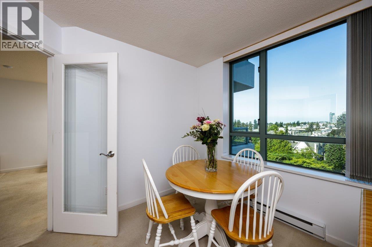 Photo 14 of 806 6611 Southoaks Crescent, Burnaby BC