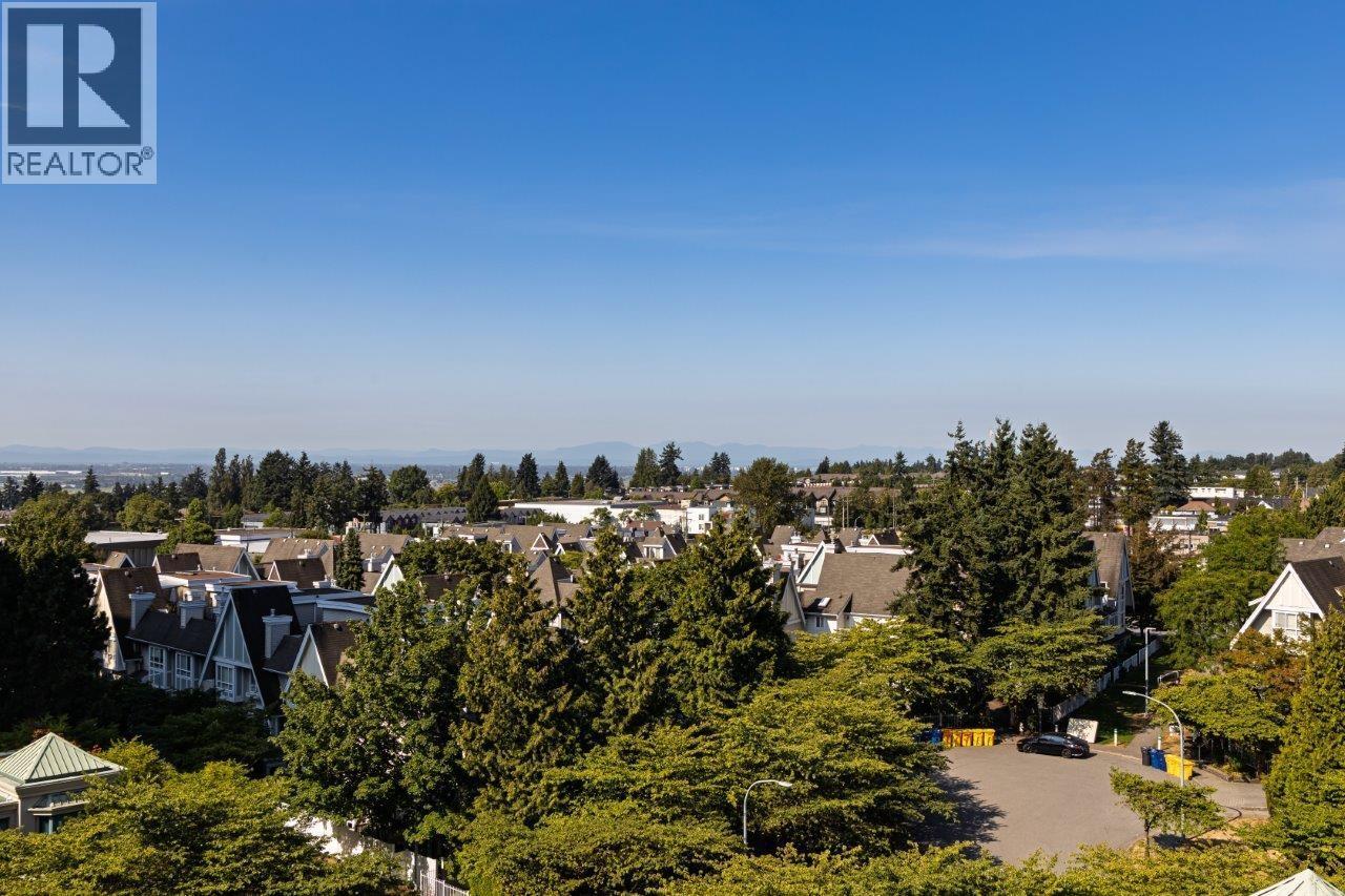 Photo 30 of 806 6611 Southoaks Crescent, Burnaby BC
