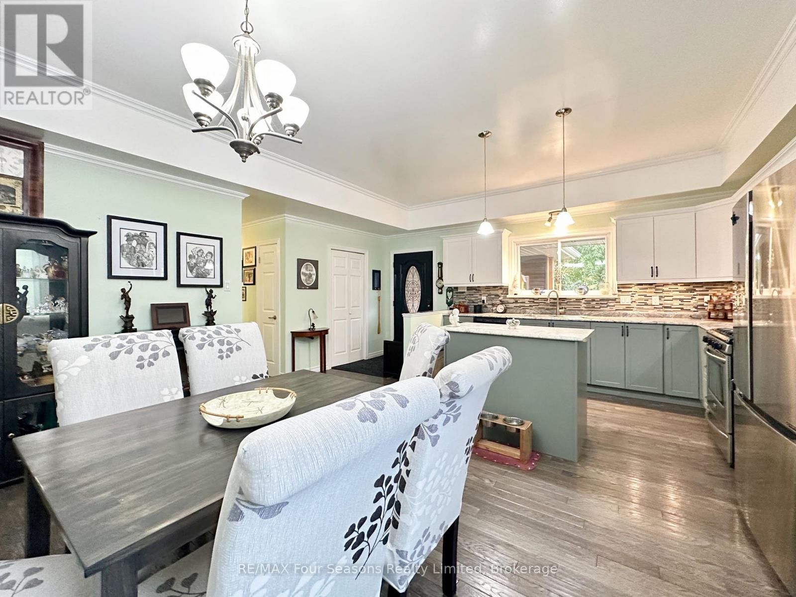 Photo 18 of 225 Christopher Street, Clearview ON