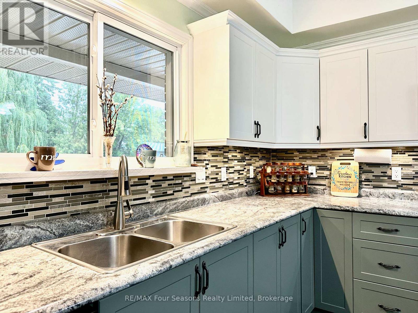 Photo 14 of 225 Christopher Street, Clearview ON