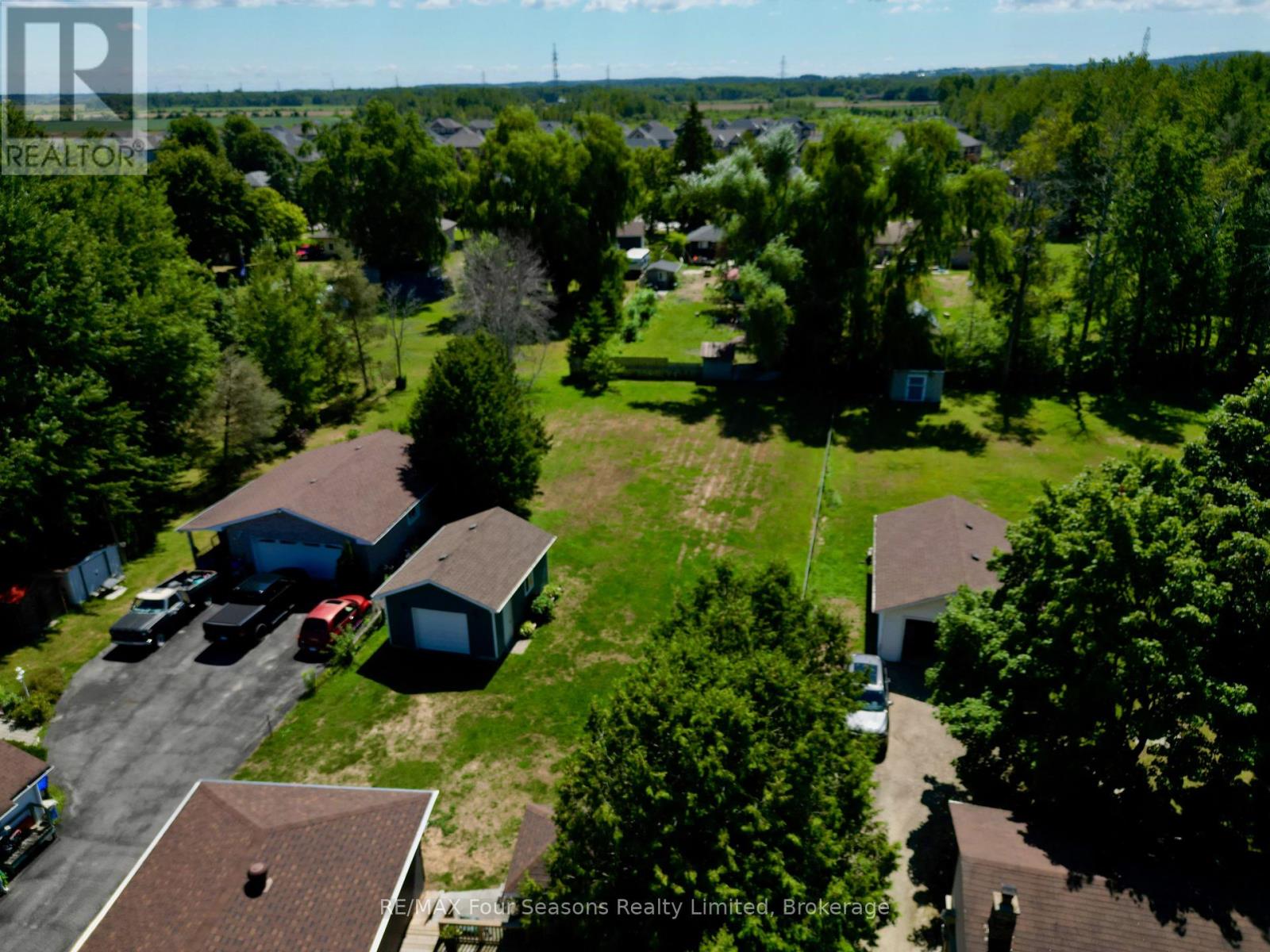 Photo 45 of 225 Christopher Street, Clearview ON