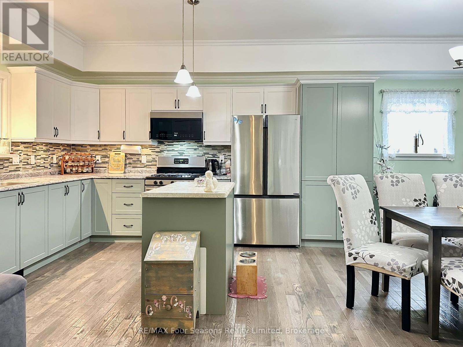 Photo 8 of 225 Christopher Street, Clearview ON