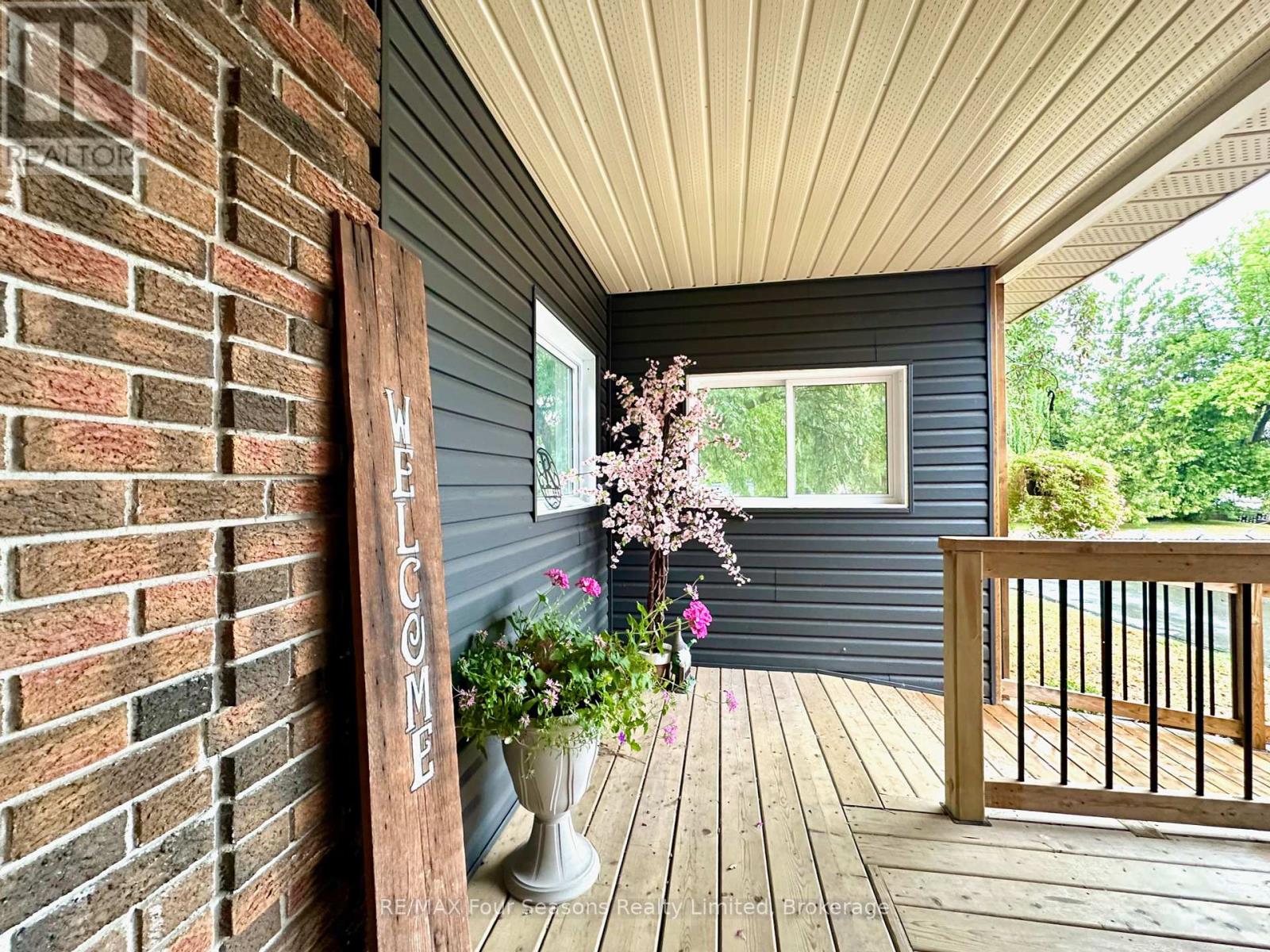 Photo 7 of 225 Christopher Street, Clearview ON