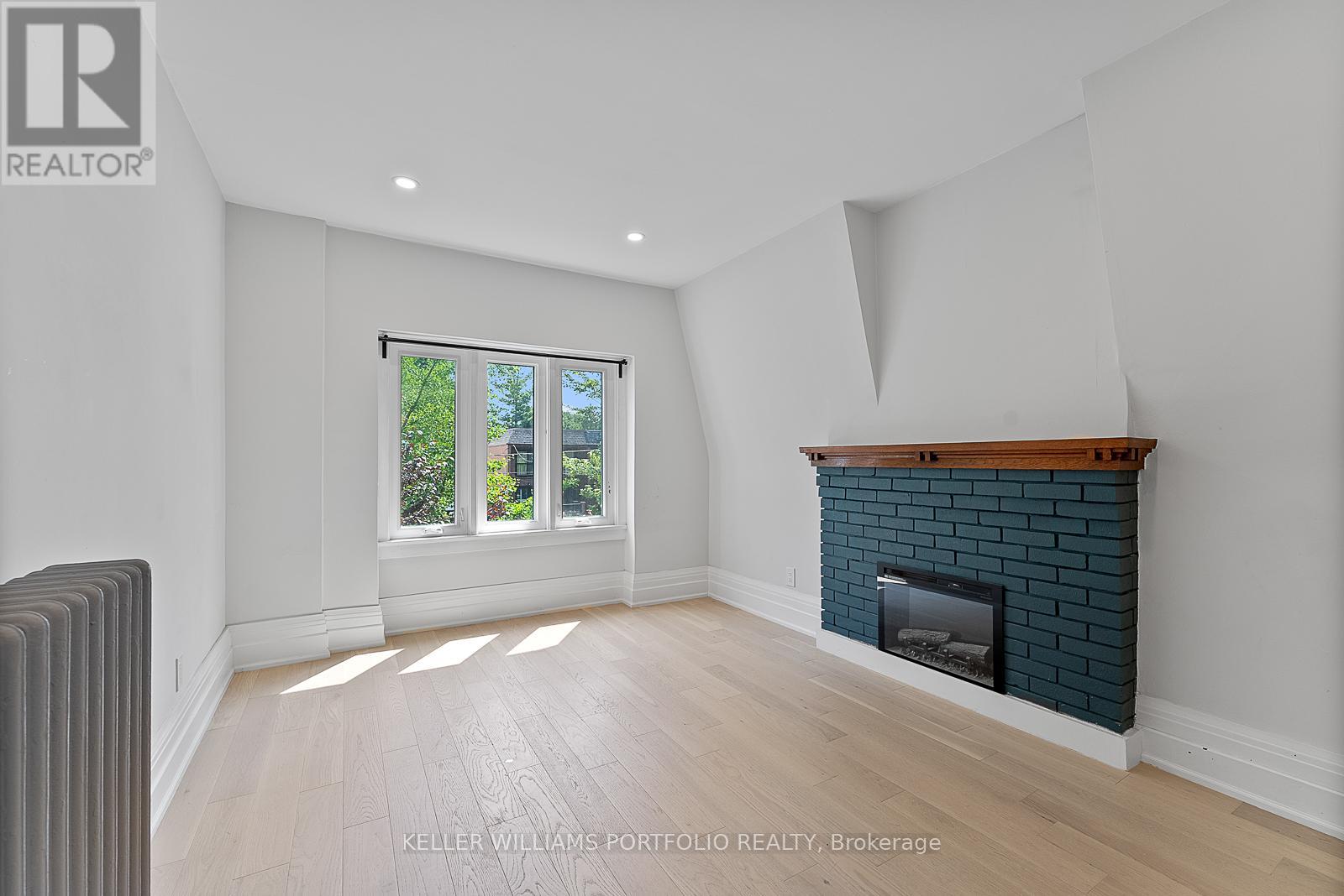 Photo 11 of 136 St Clements Avenue, Toronto ON