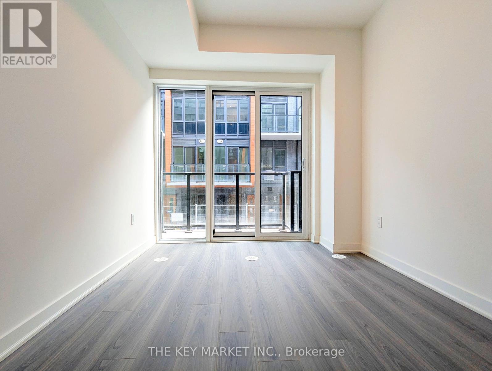 Photo 17 of 74 71 Curlew Drive, Toronto ON