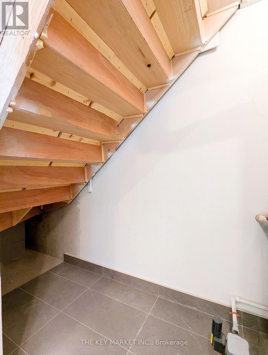 Photo 1 of 74 71 Curlew Drive, Toronto ON
