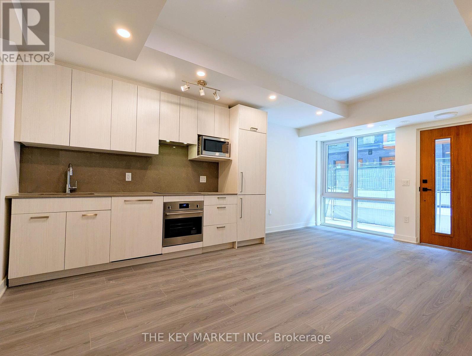 Photo 22 of 74 71 Curlew Drive, Toronto ON