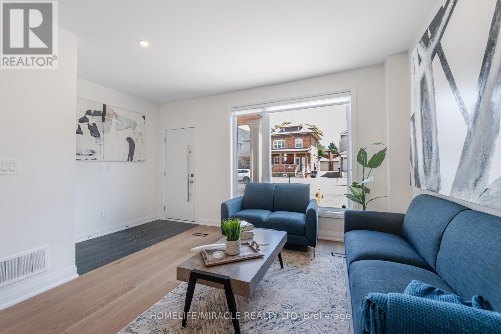 Photo 18 of 388 Oakwood Avenue, Toronto ON