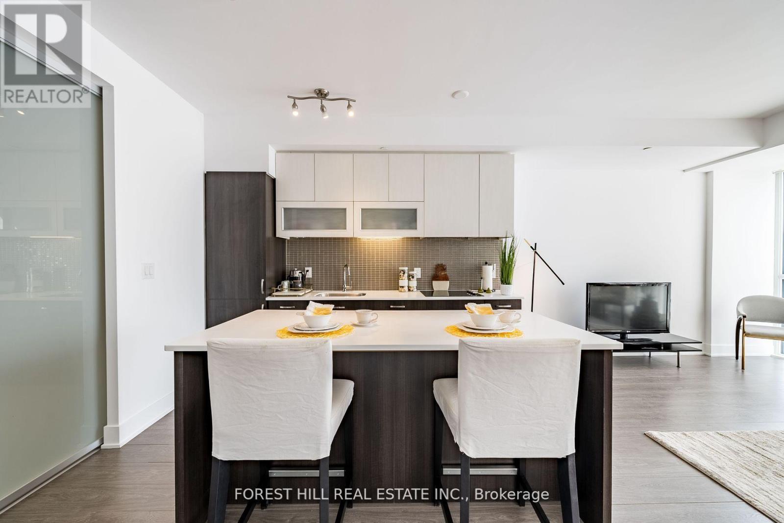 Photo 5 of 802 508 Wellington Street, Toronto ON