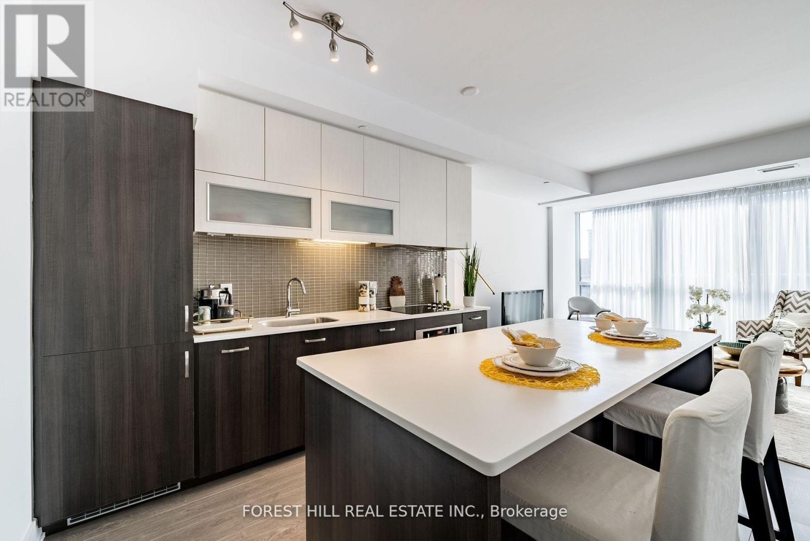 Photo 4 of 802 508 Wellington Street, Toronto ON