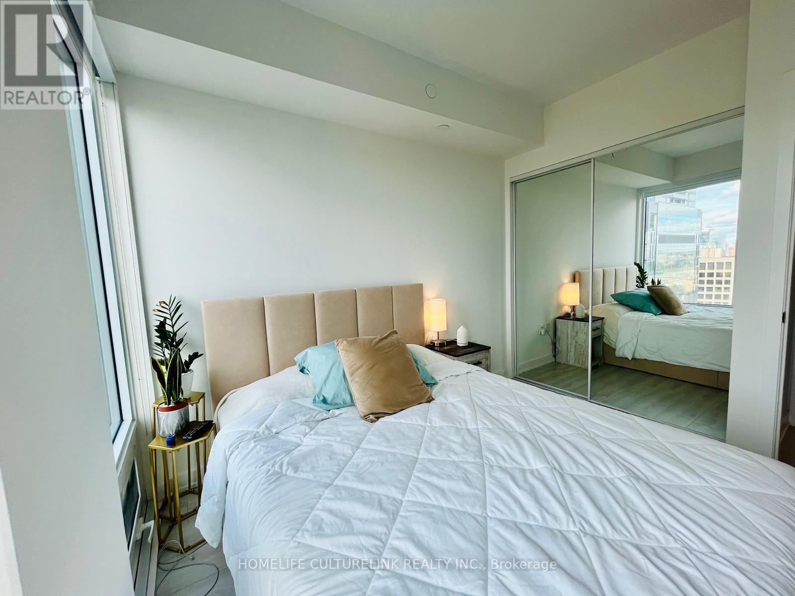 Photo 9 of 2210 238 Simcoe Street, Toronto ON