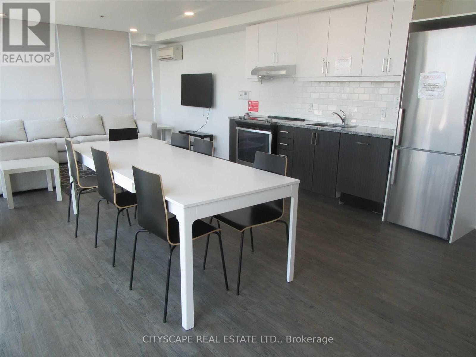 Photo 8 of 516 1900 Simcoe Street N, Oshawa ON