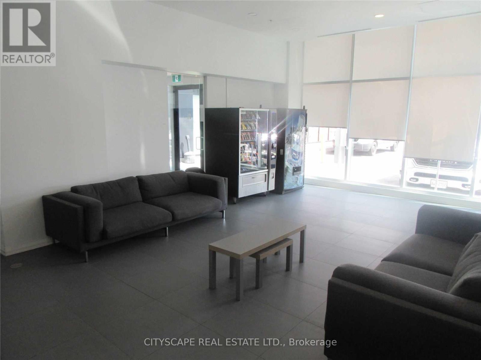 Photo 7 of 516 1900 Simcoe Street N, Oshawa ON