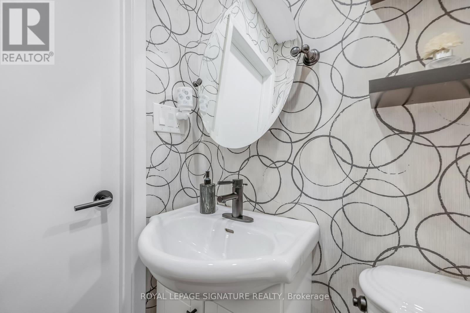 Photo 14 of 66 Springhouse Square, Toronto ON