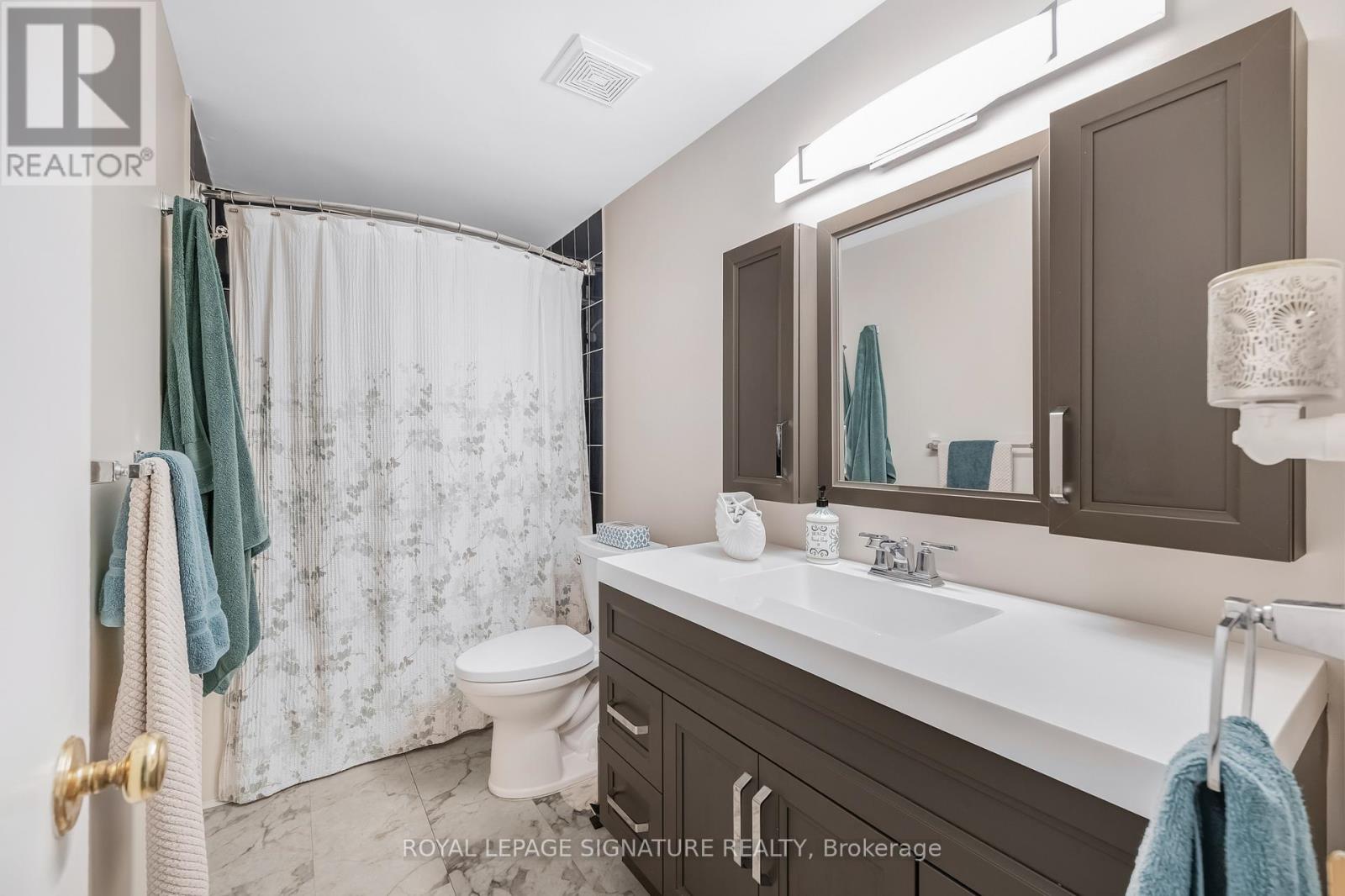 Photo 21 of 66 Springhouse Square, Toronto ON