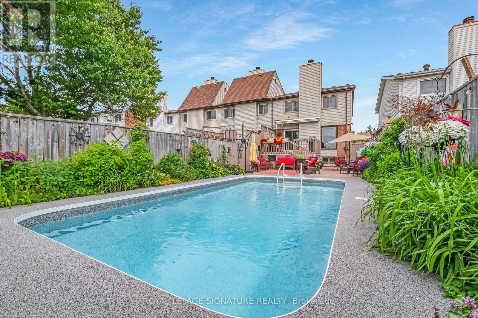 Photo 2 of 66 Springhouse Square, Toronto ON
