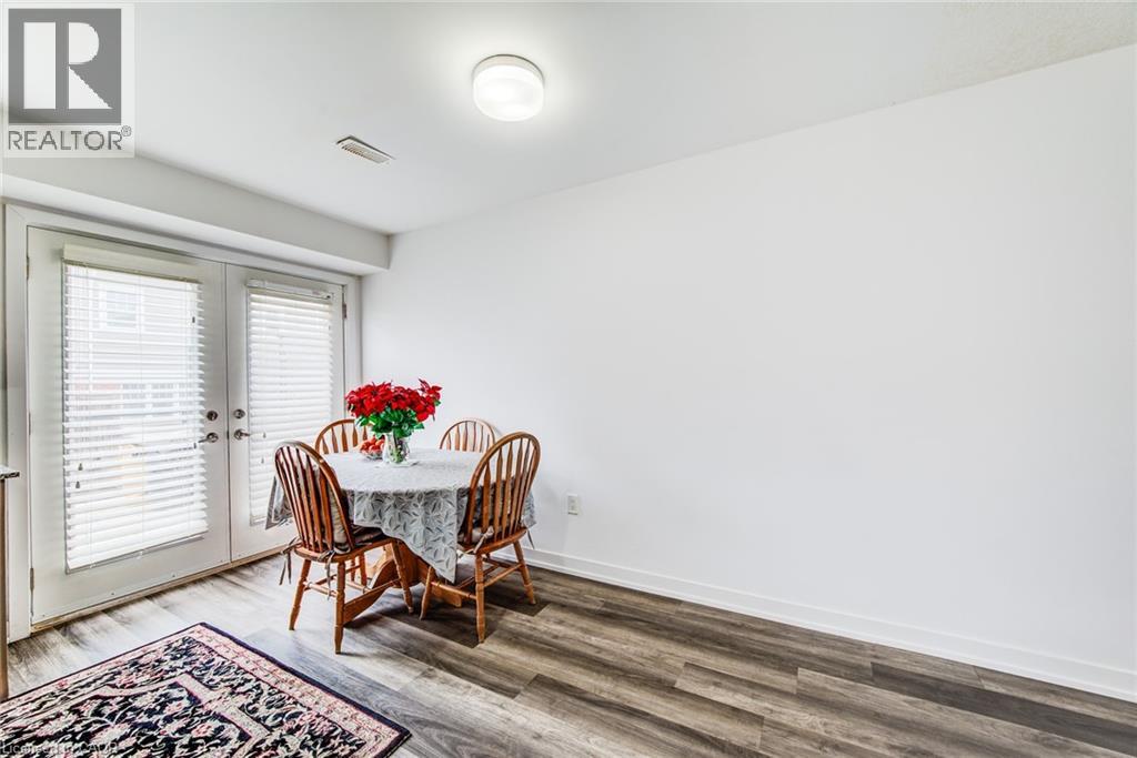 Photo 13 of 205 West Oak Trail Unit 35, Kitchener ON