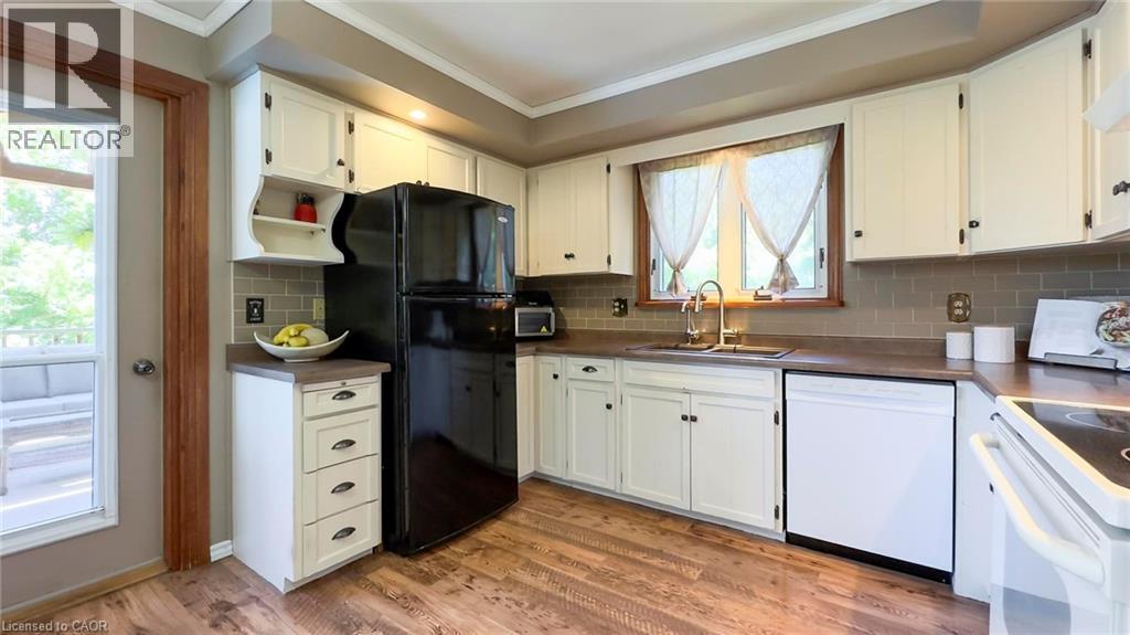Photo 9 of 1061 Henry Street, Wellesley ON