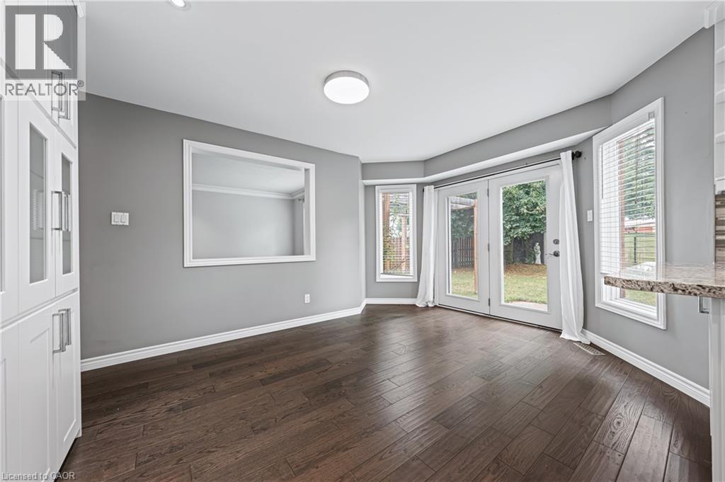 Photo 44 of 163 Glenvalley Drive, Cambridge ON