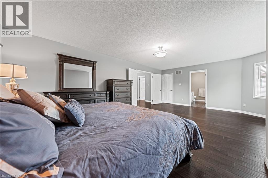 Photo 9 of 163 Glenvalley Drive, Cambridge ON
