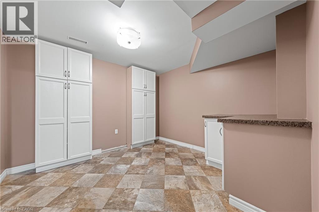 Photo 49 of 163 Glenvalley Drive, Cambridge ON