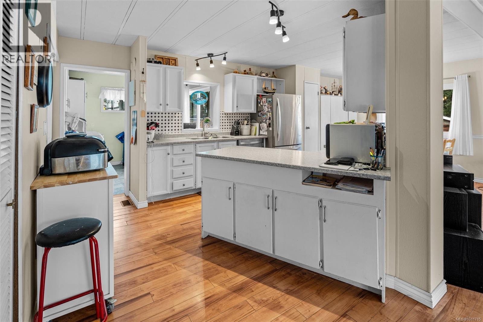 Photo 6 of 3 2607 Selwyn Rd, Langford BC