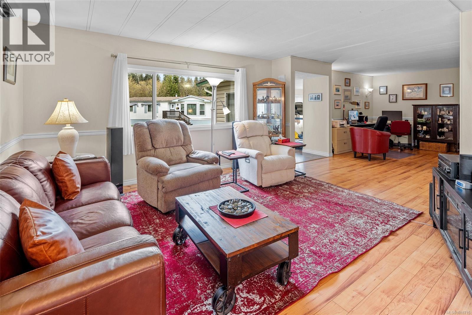 Photo 8 of 3 2607 Selwyn Rd, Langford BC