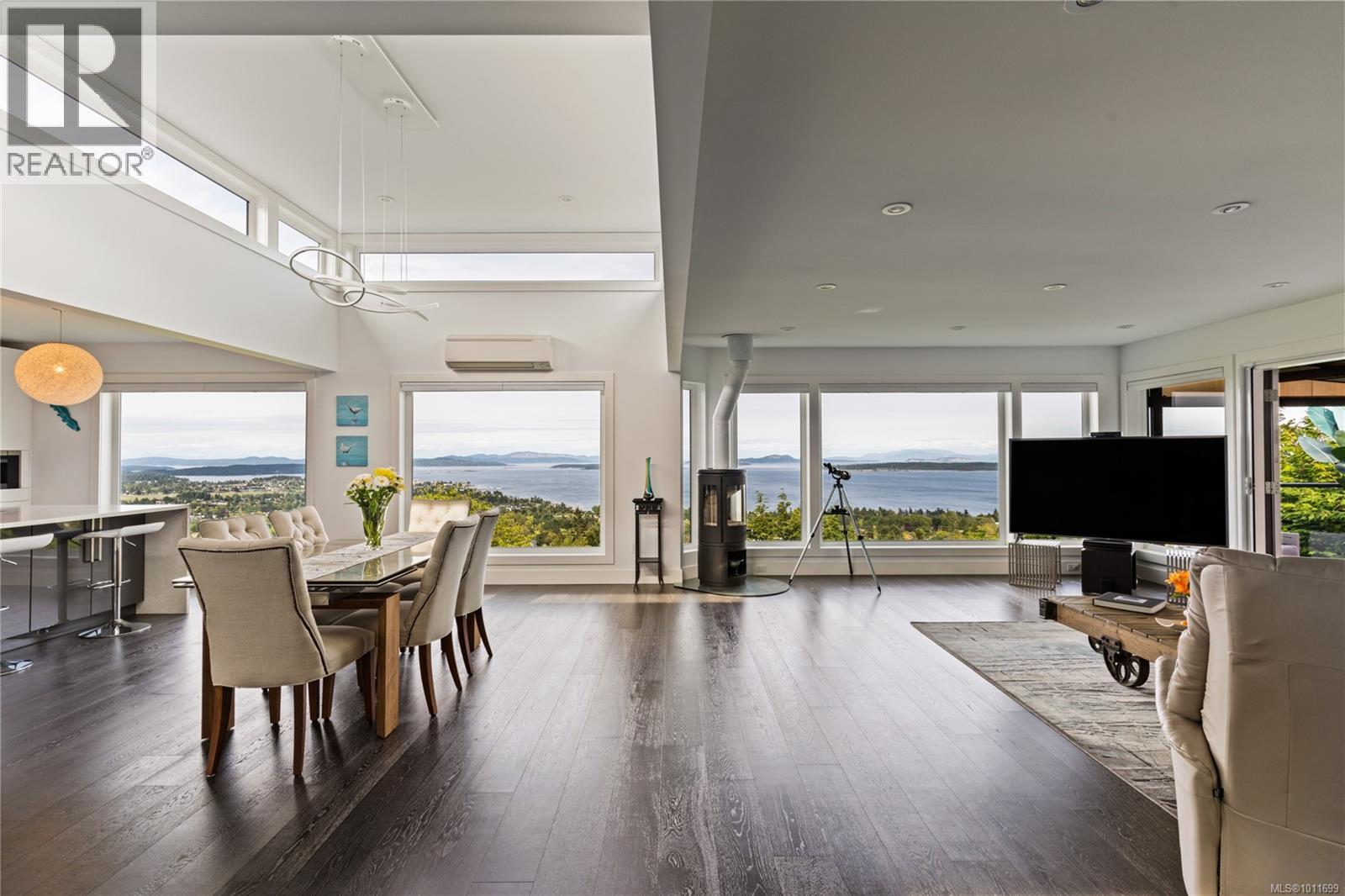 8853 Park Pacific Terr, North Saanich