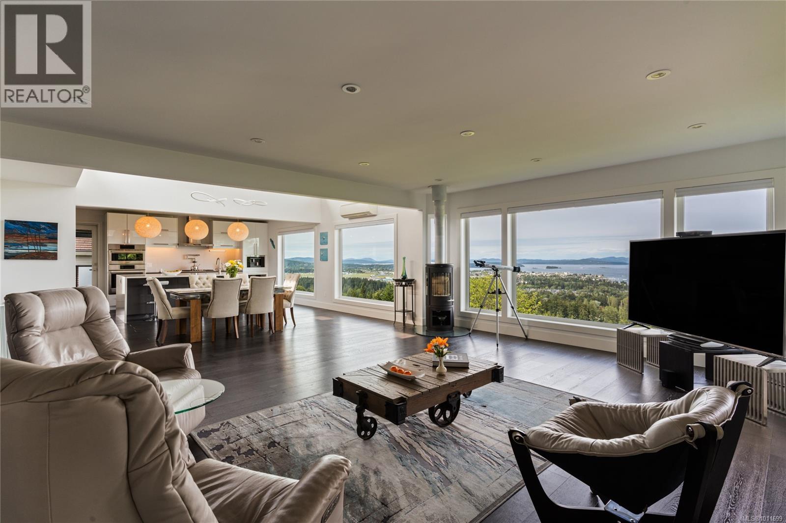 8853 Park Pacific Terr, North Saanich
