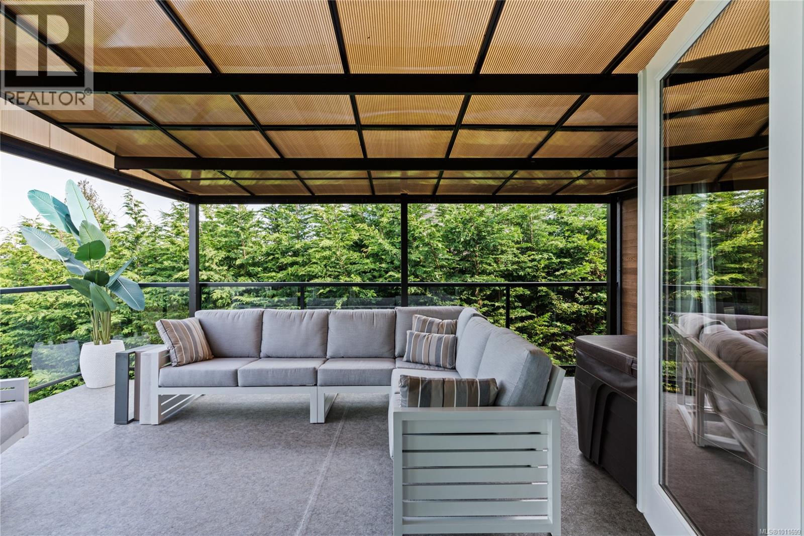 8853 Park Pacific Terr, North Saanich