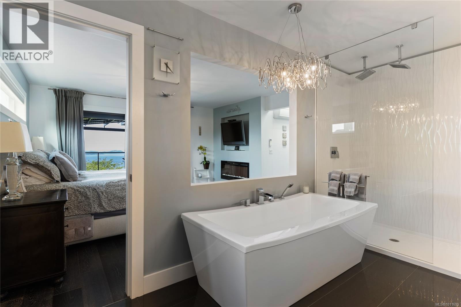 8853 Park Pacific Terr, North Saanich