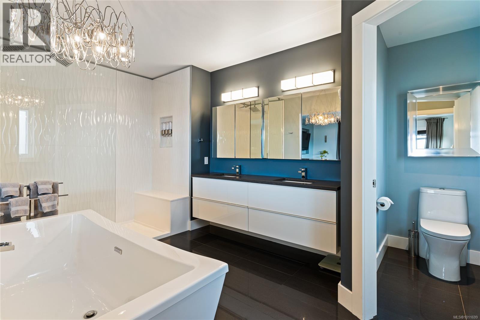 8853 Park Pacific Terr, North Saanich