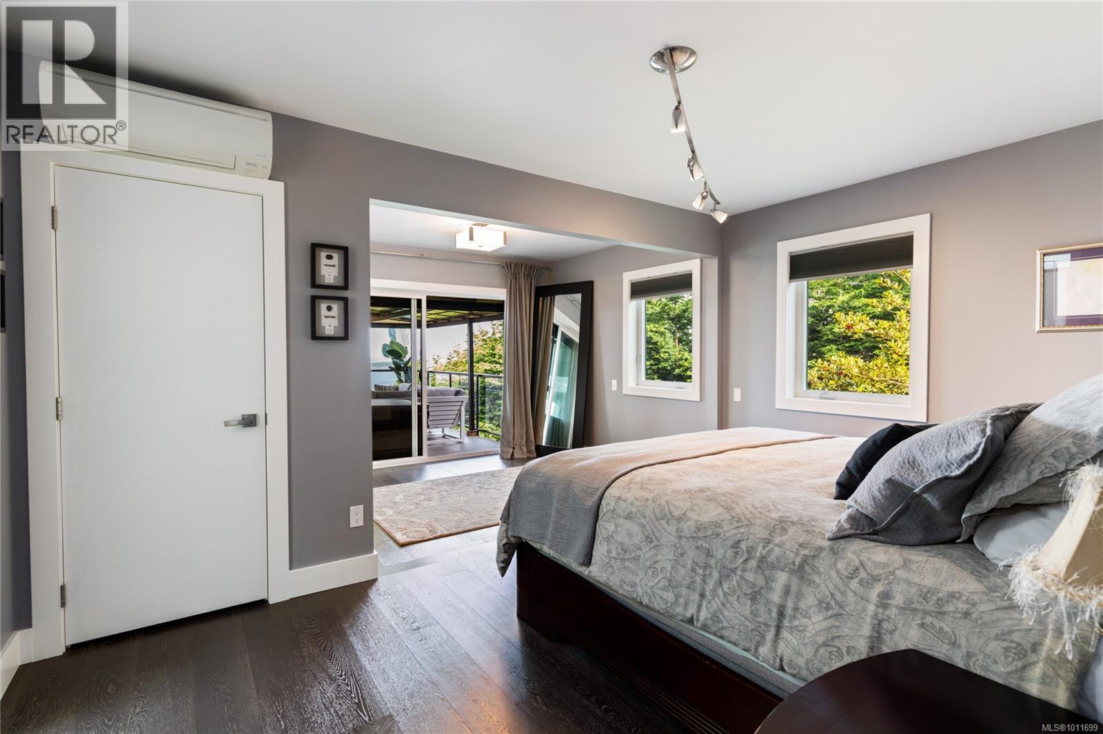 8853 Park Pacific Terr, North Saanich