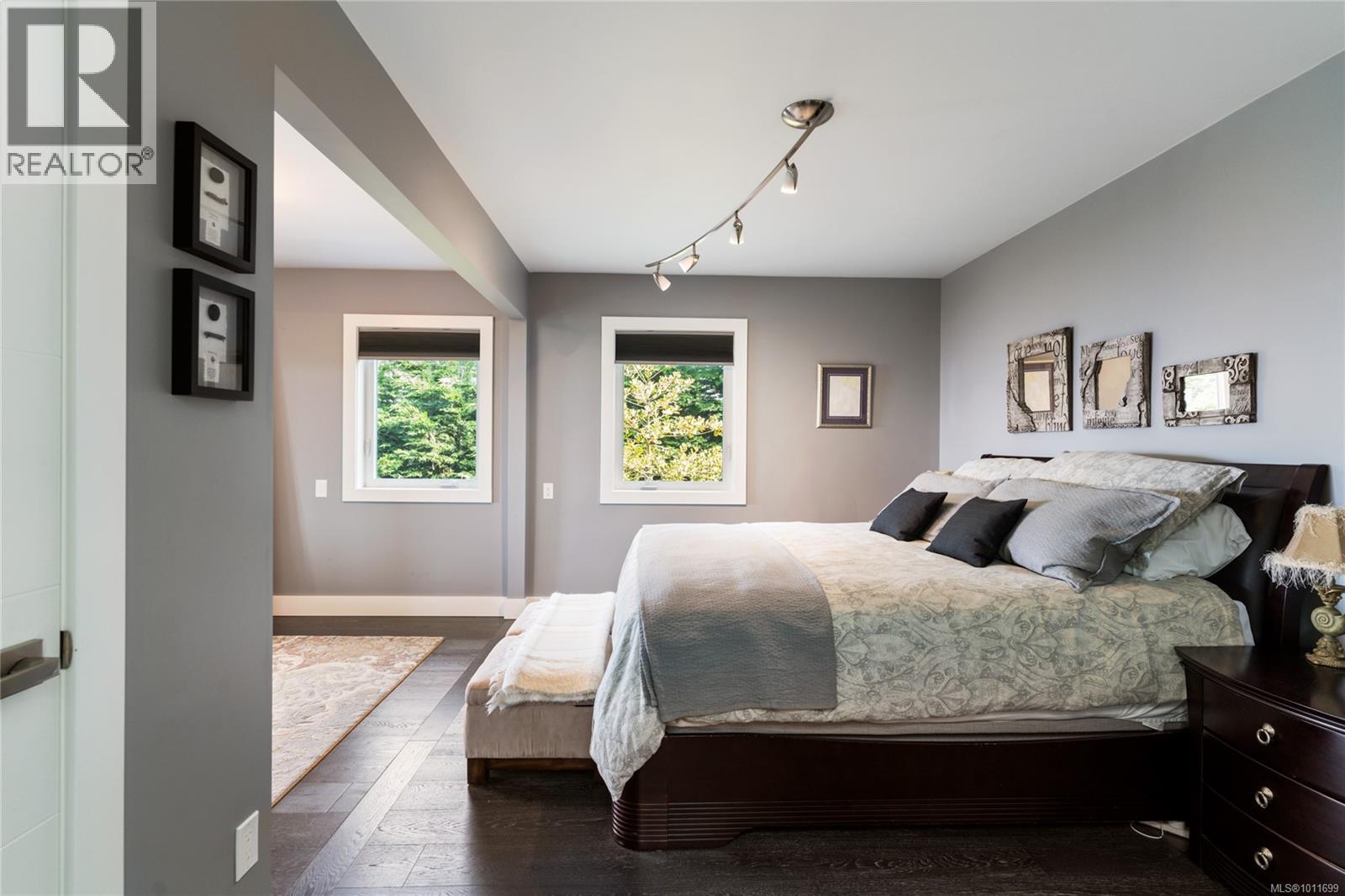 8853 Park Pacific Terr, North Saanich