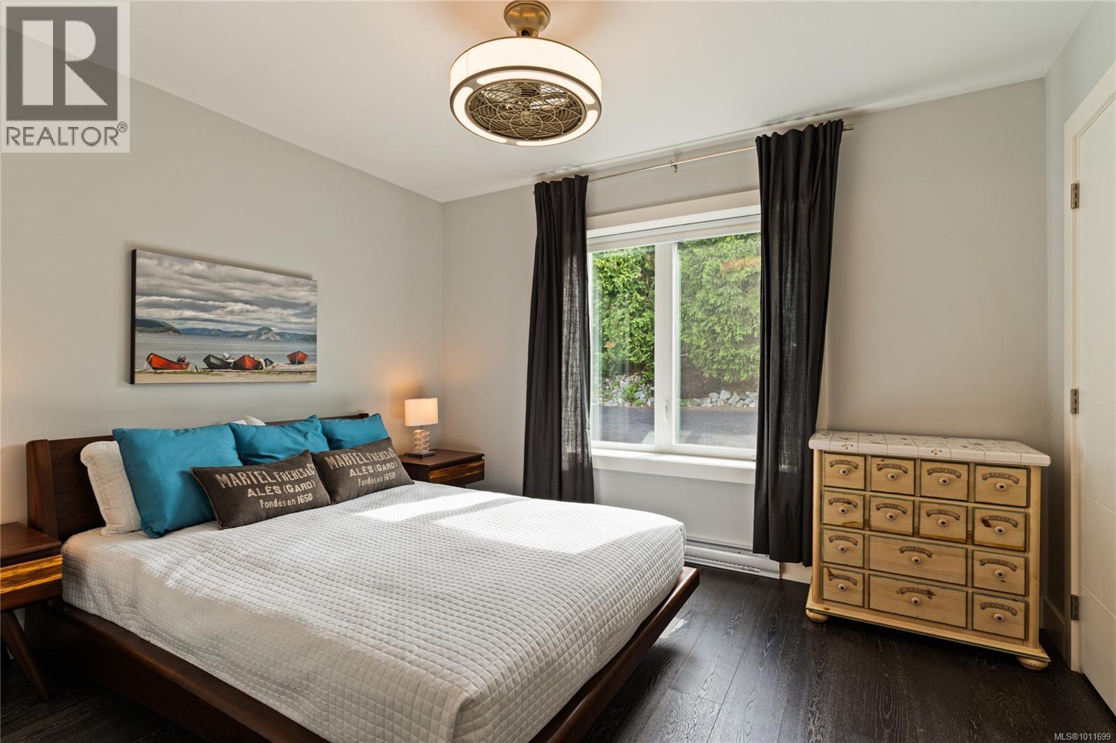 8853 Park Pacific Terr, North Saanich