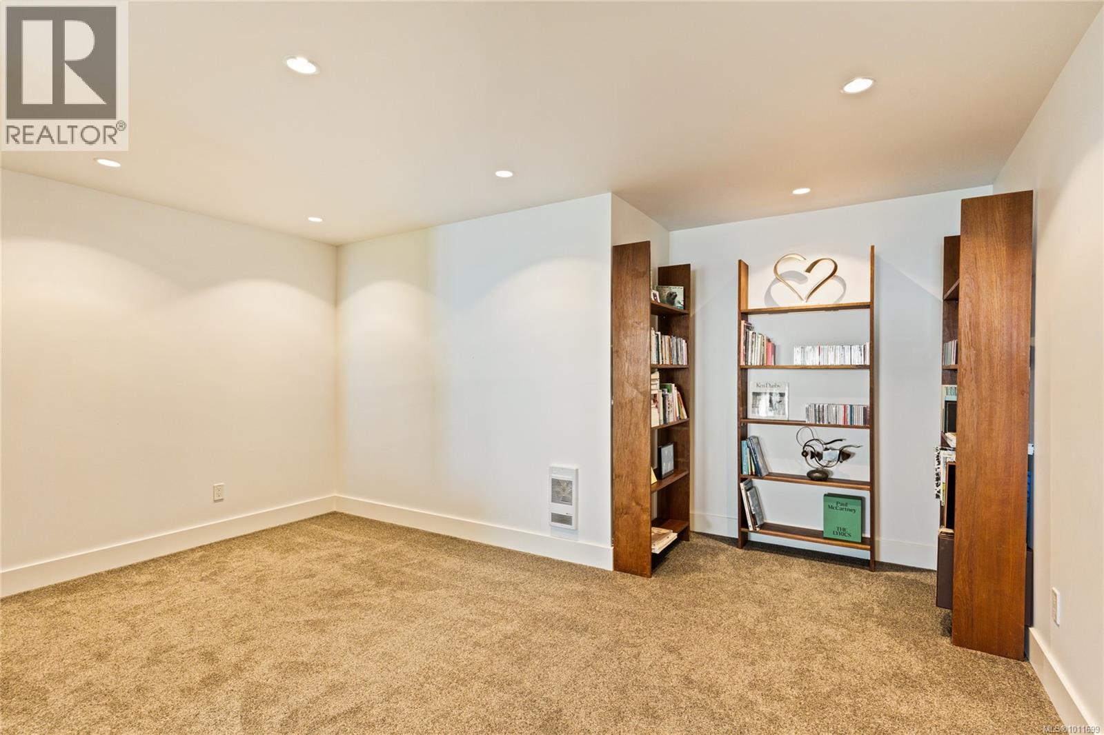 8853 Park Pacific Terr, North Saanich