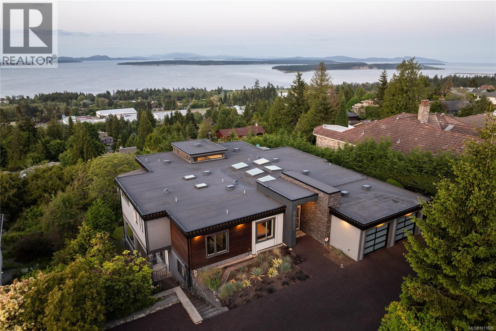 8853 Park Pacific Terr, North Saanich